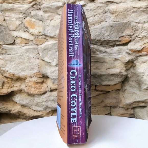 ๐3/$30 Sale!Mix & Match๐ The Ghost and the Haunted Portrait Softcover Book - Picture 3 of 5